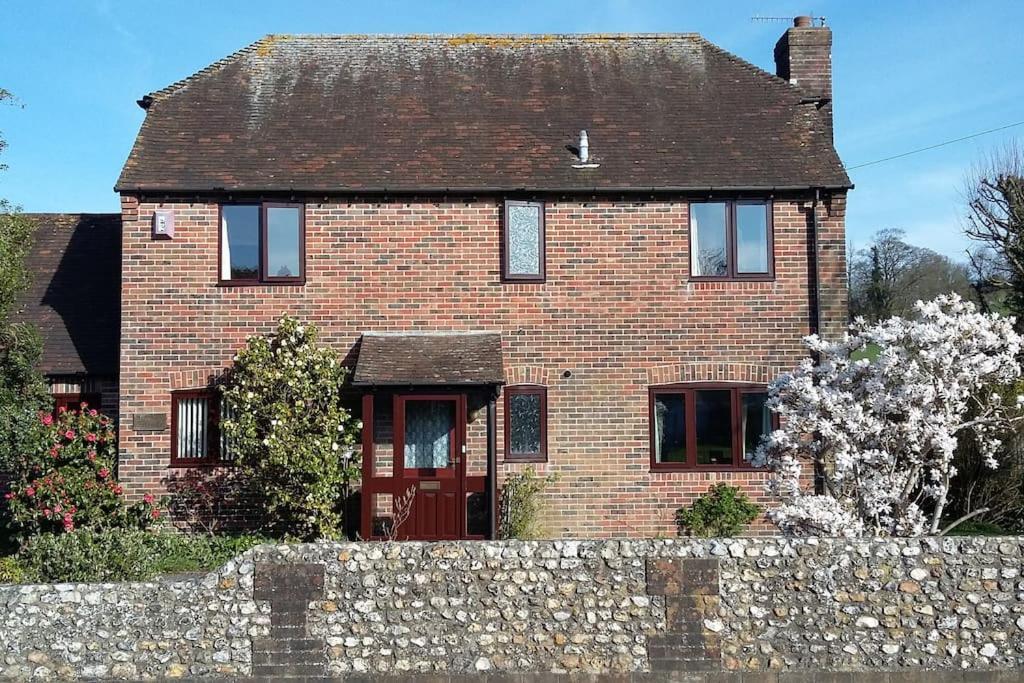 Bramley Cottage Holidays Chichester Exterior photo